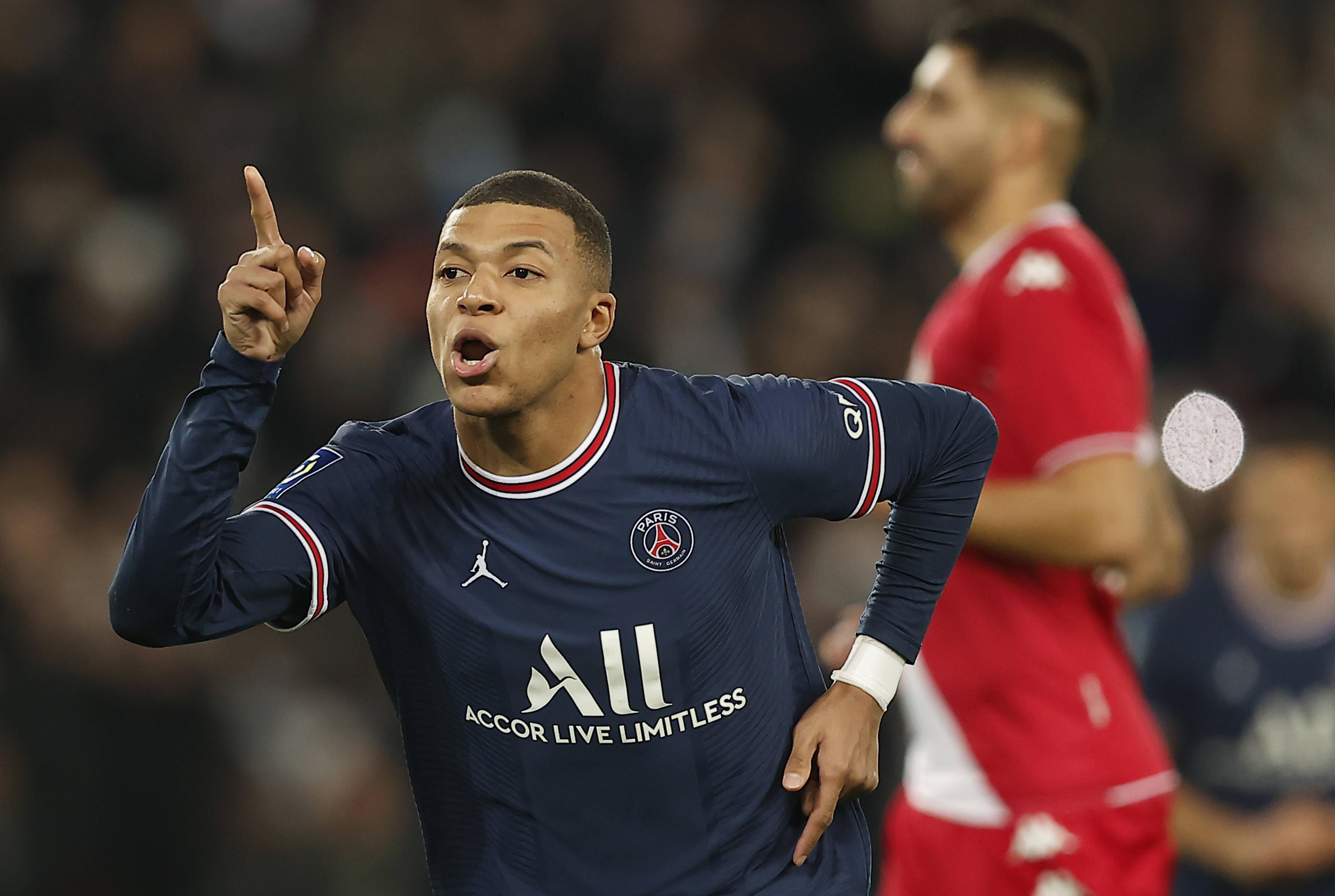 巴黎圣日耳曼姆巴佩和梅西 f0587780609c49b990df0587334f18a5.jpeg