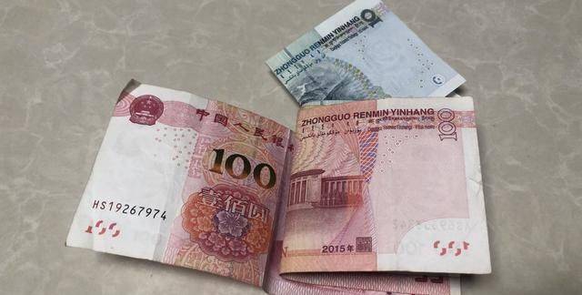 家里有现金的要留意,试试放在3个藏钱好地方,小偷发现也不会拿_妙招