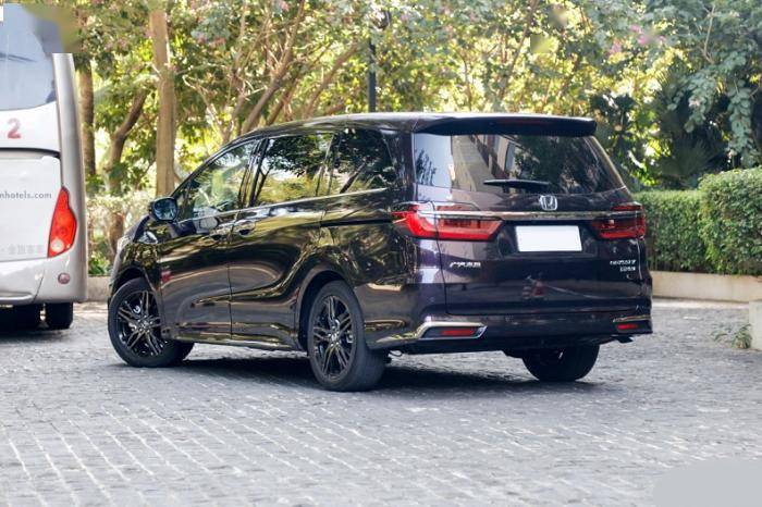 新款本田奥德赛到店换装新内饰车长增加搭载20升混动系统