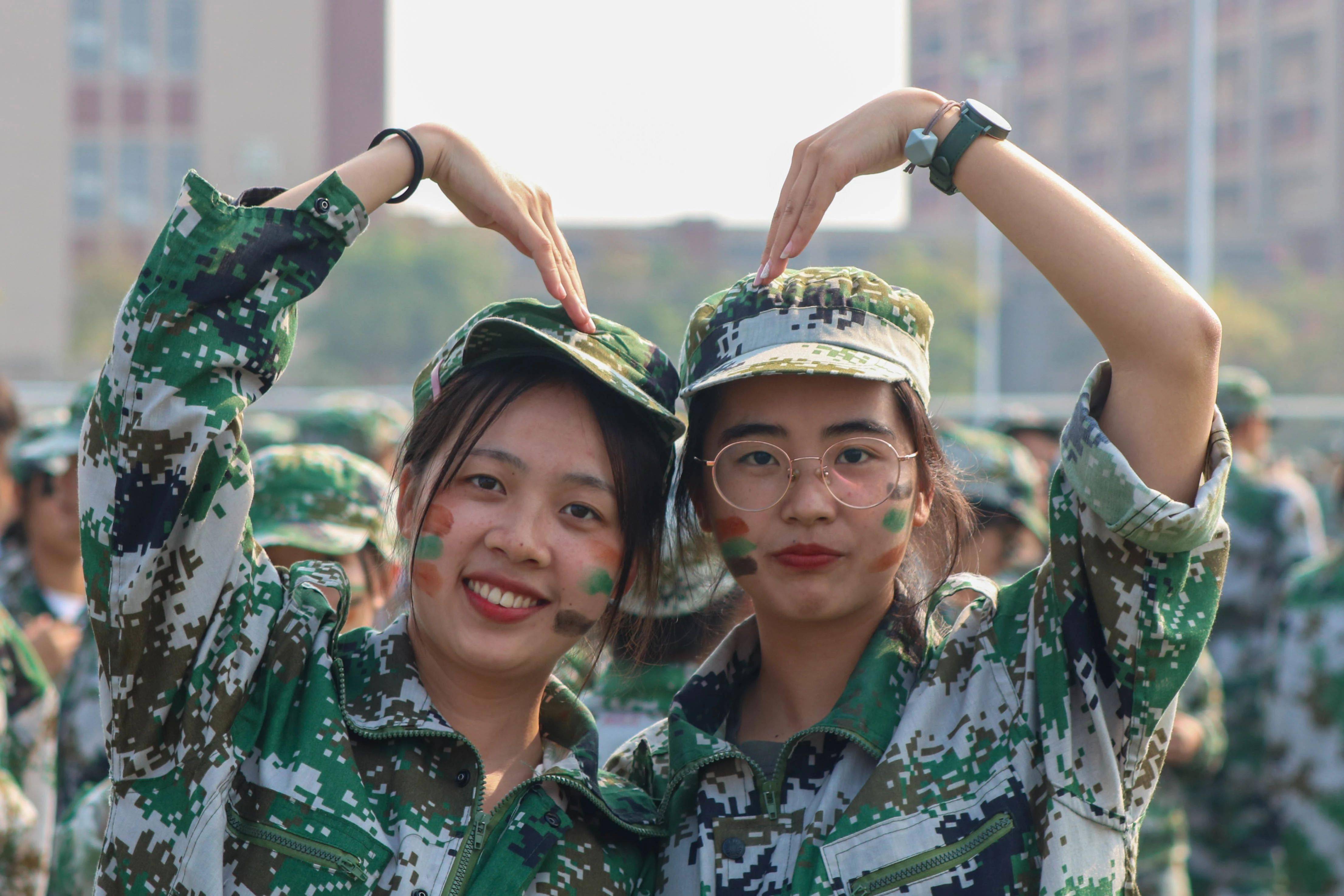 超燃直擊灣大21級新生軍訓現場