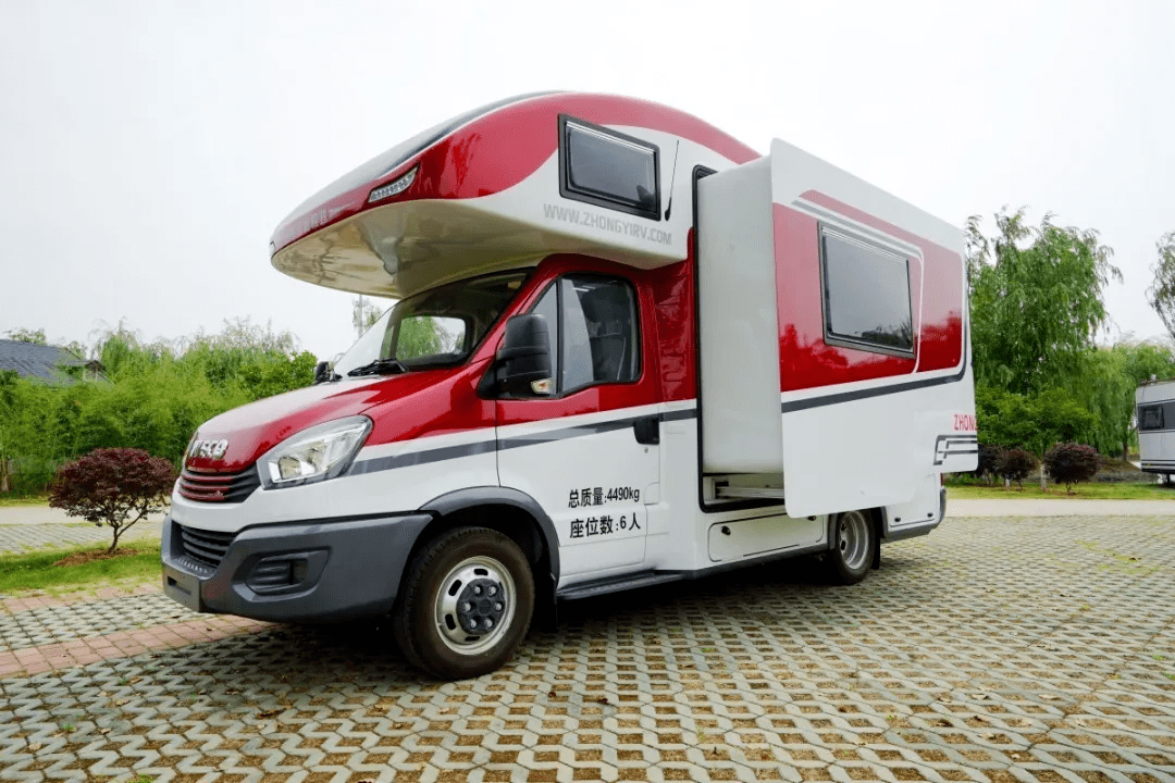 18南京房车展中意房车参展合集三拓展车型核载7人你中意这种大容量吗