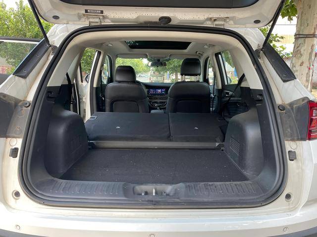 suv车型灵活后备箱以备不时之需