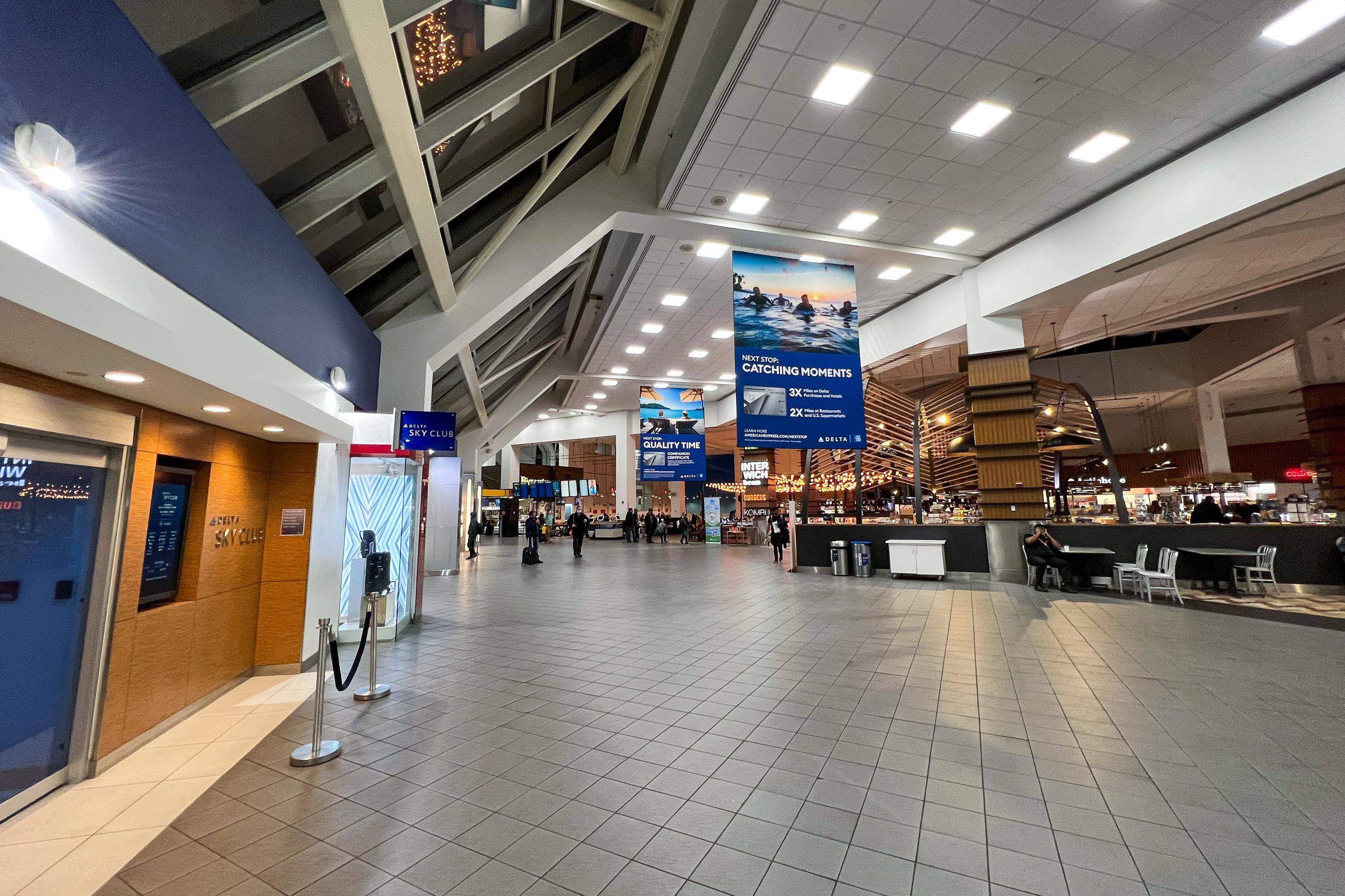 美国机场大厅图片