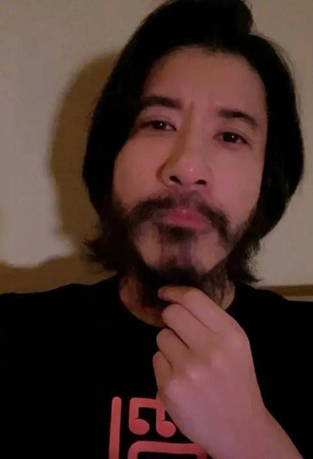 王力宏天才下凡吃相难看