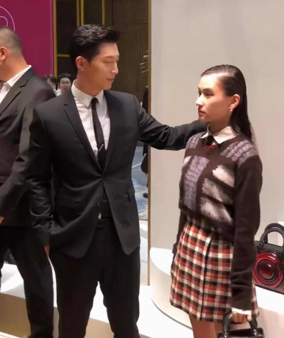 沉迷恋爱的何超莲终究少了何超琼那份野心