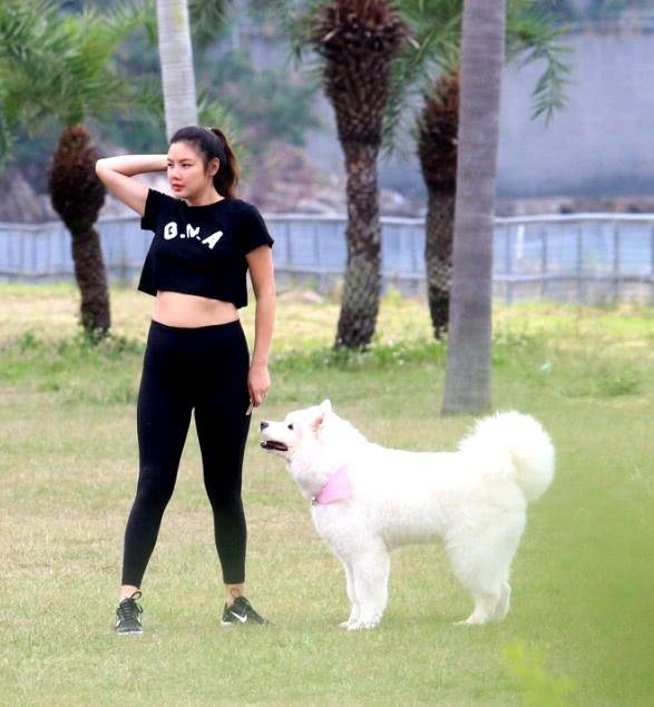 "黎明前妻"乐基儿造人成功,挺3个月大肚伸懒腰,动作很灵活_运动_lan