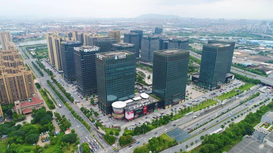 智慧新城拓宽产业空间,打造科创产业带"中部强核,东西两带,南北两圈