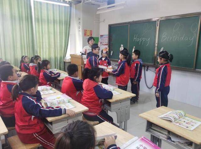 东昌府区阳明小学开展课堂情境教学展示活动_语言_主动_happy