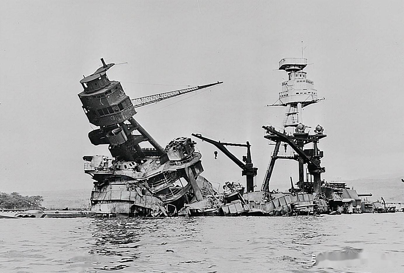 亚利桑那号战列舰残骸图片