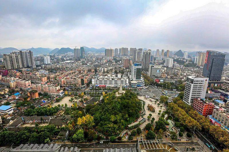 绘就富美安顺新画卷安顺市新型城镇化五年工作综述