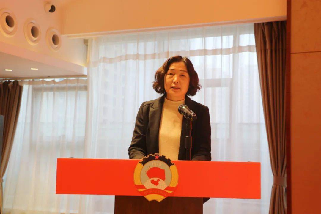 聆听市长报告61委员积极建言彬州市政协党组书记唐彩霞