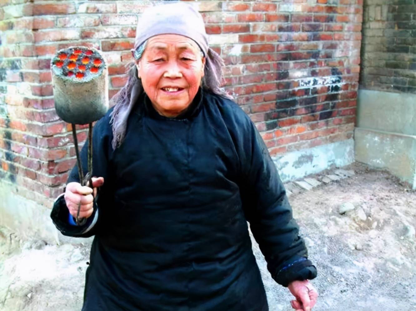 曾经乡下老奶奶的标配现在很难看到了你都知道哪些