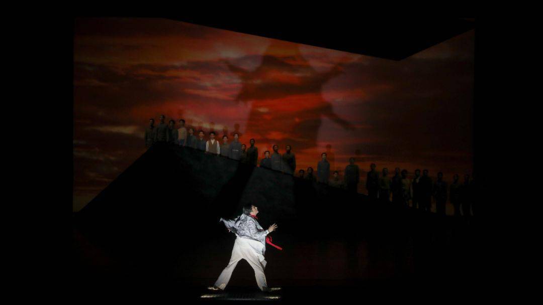 昨晚冼星海披荆斩棘的人生燃爆全场