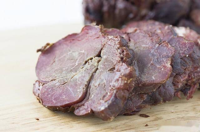 养鹿越来越多鹿肉是优良药食同源食品从来没有看到有卖鹿肉的