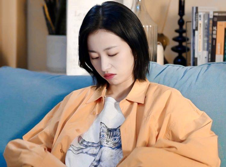 周雨彤被我在他乡挺好的带火没想到还演过巴啦啦小魔仙