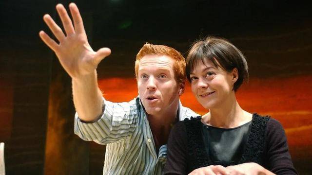 16日晚,她的丈夫,曾主演《国土安全》的英国演员戴米恩·刘易斯