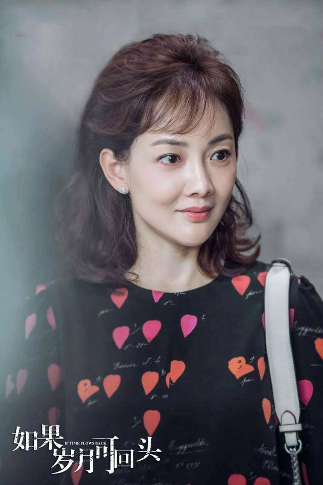 嫁给"梦中情人",牛莉活出中年女星羡慕的样子,丈夫宠她23年67_老公