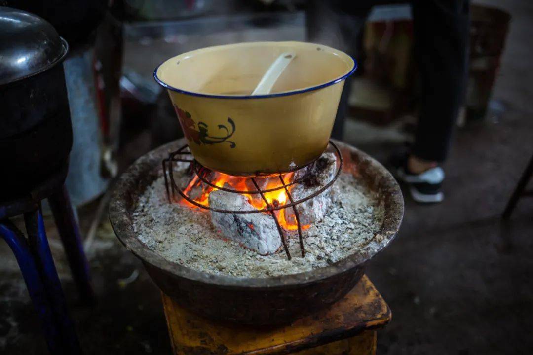 摄影|甘肃人的早餐，到底有多“瓷实”？