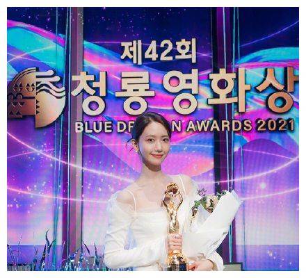 第42届青龙电影颁奖礼落幕林允儿获影帝影后