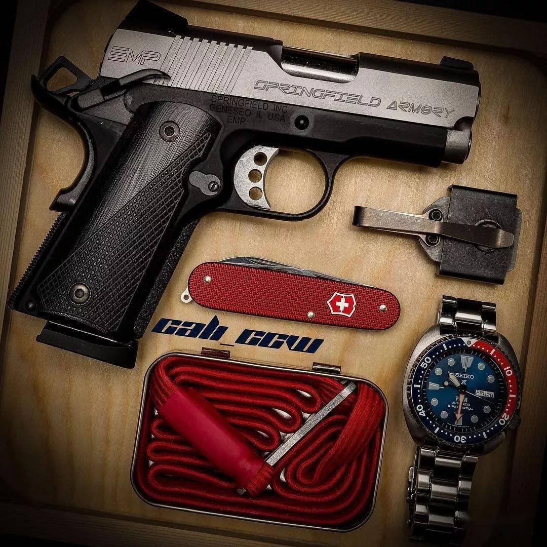 极品edc一位爱好射击的摄影师会带些什么出街呢