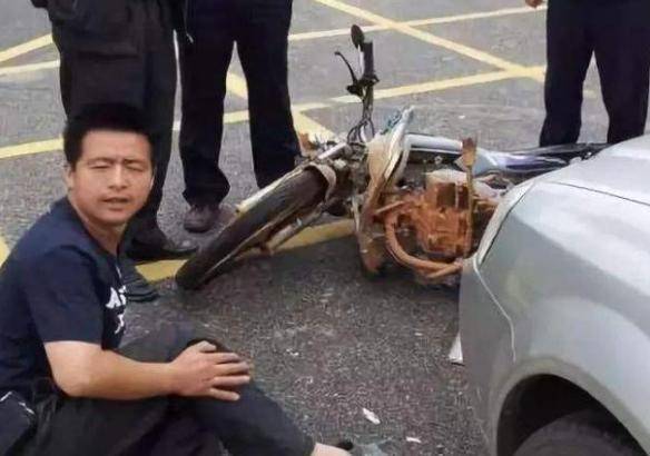 碰瓷被撞新套路 44a3089507b64f68bd081ffcfde66a91.jpeg