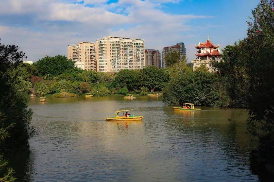 南鄰城郊村舍,西聯商業大街,是原泉州十大勝景之