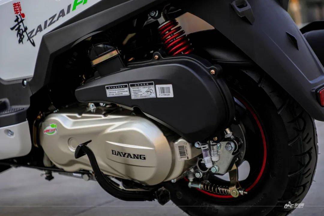 绵羊中的小皮卡大阳载载125评测