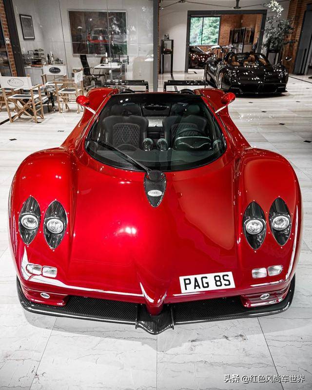 跑车中的艺术品红色帕加尼zondas超级跑车美图欣赏