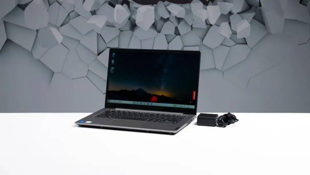 聊一款复古实用的笔记本电脑