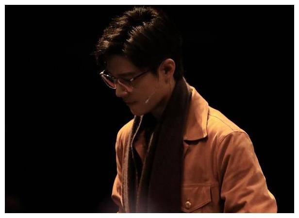 时隔6个月,他第二次来剧院,曾对肖战的表现"言辞犀利"_程辉_角色_戏剧