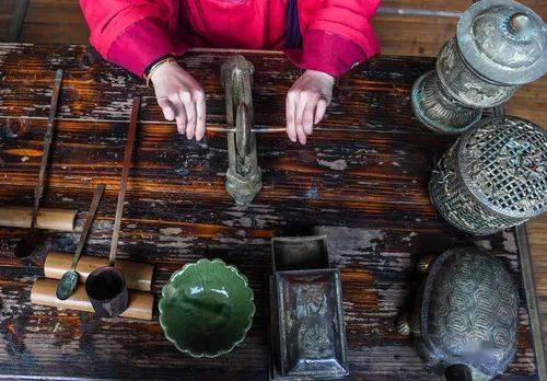 节气|今日冬至：漫漫冬夜，烹雪煎茶，不枉人间百年｜草地·二十四节气