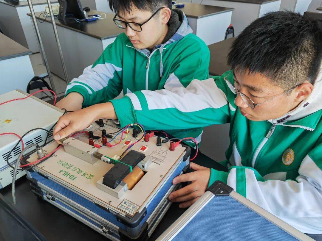 这是你同学吗?市北中学高中生获市青少年物理实验竞赛一等奖!