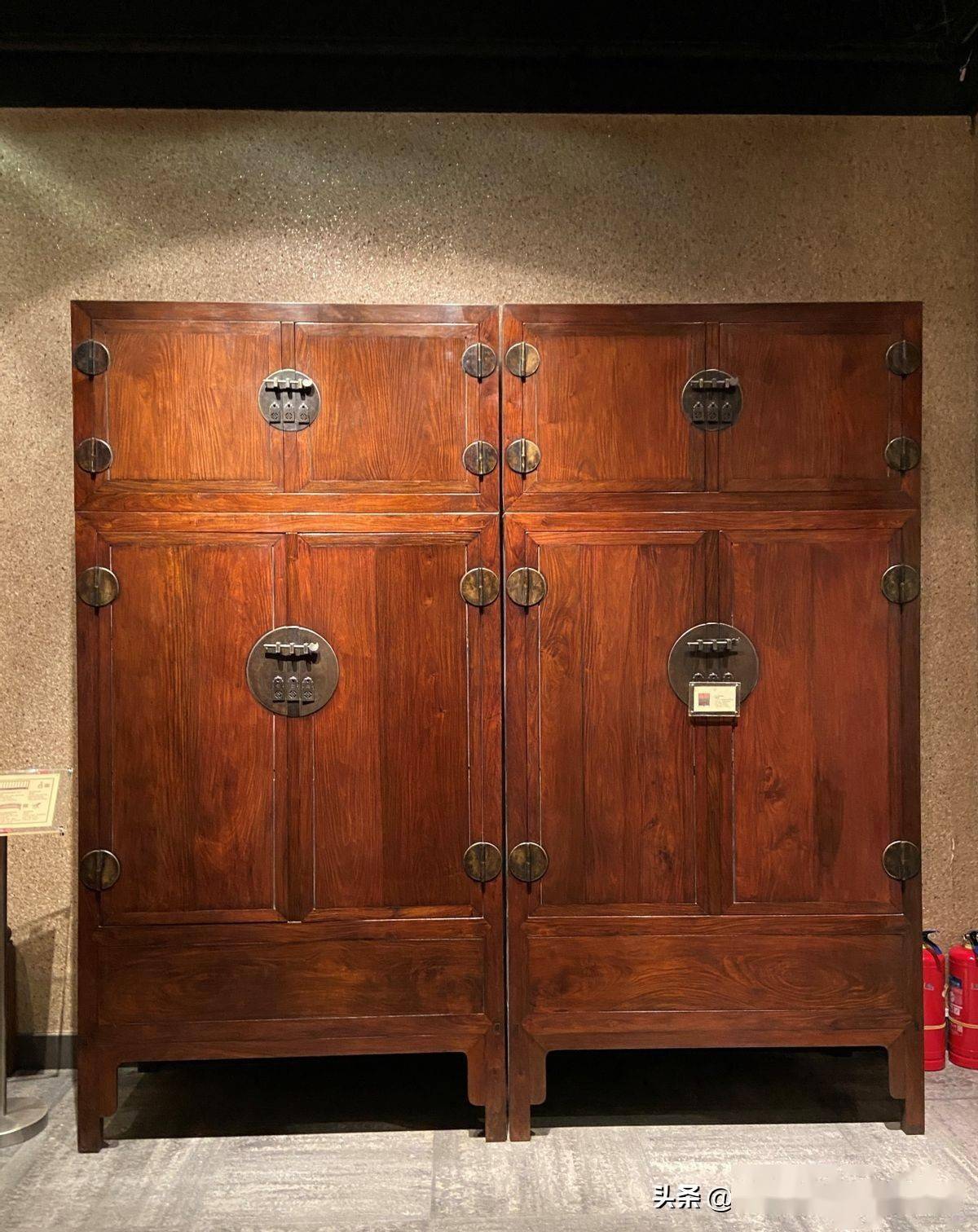 观复博物馆:黄花梨大柜小柜_家具_圆角_柜子