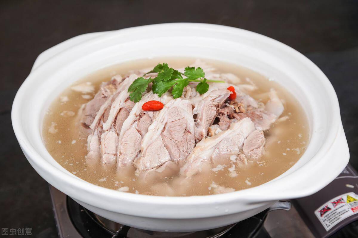 冬至到跟着四川人民做汤白味美的羊肉汤御寒杠杠的