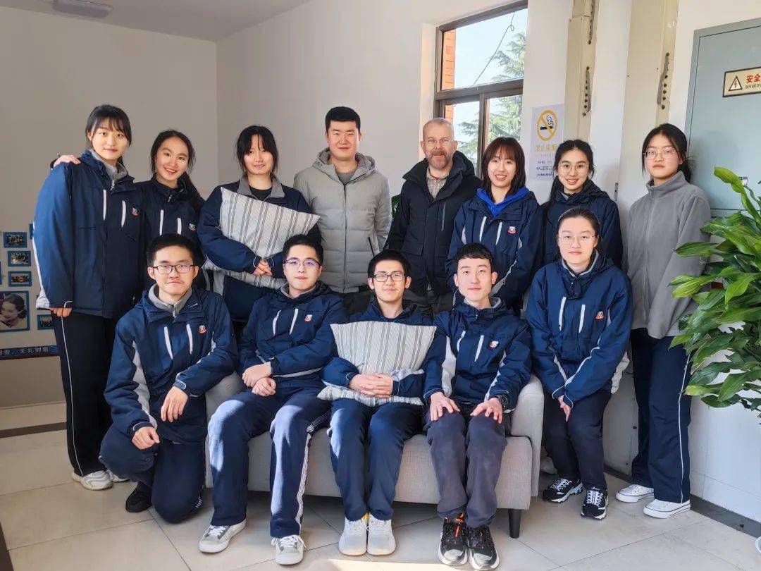 2021年12月9日和10日,德语语言证书二级考试(dsdⅡ)口试在我校多语