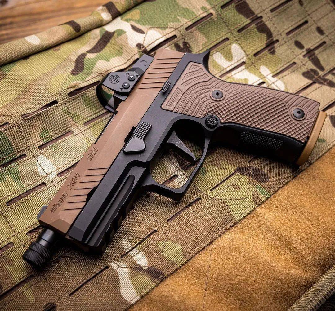 枪械美图看这线条材质手感真的是一种风骚的艺术