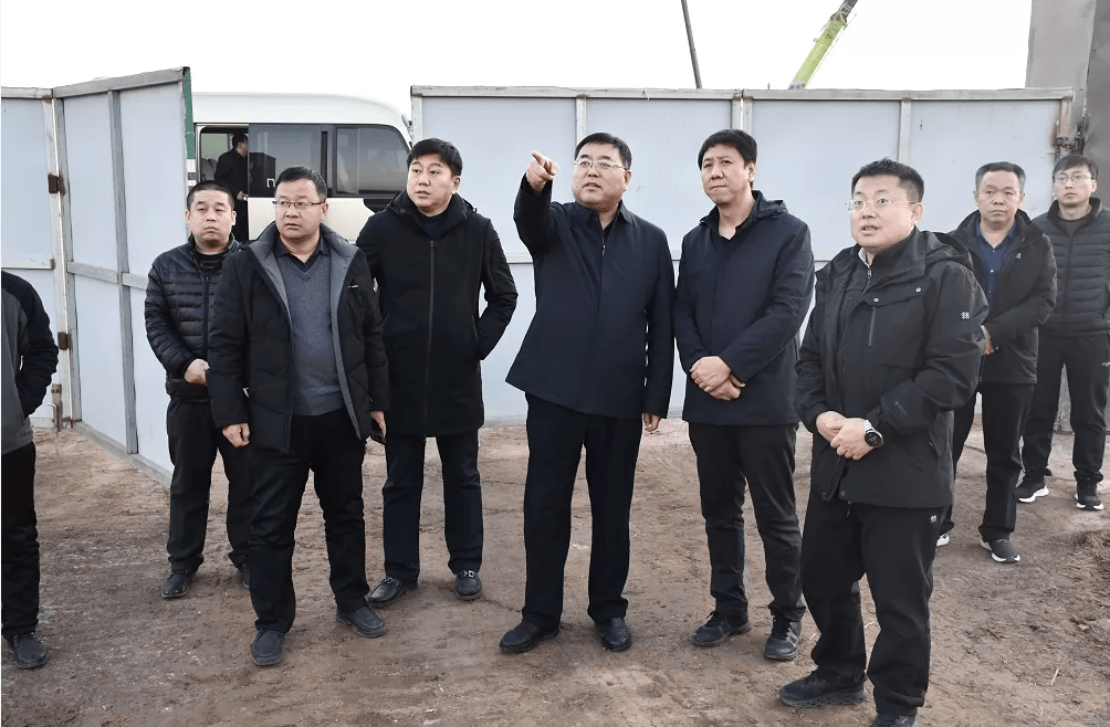 12月22日下午,清徐县委副书记,县长孙泉调研督导重点市政道路建设项目