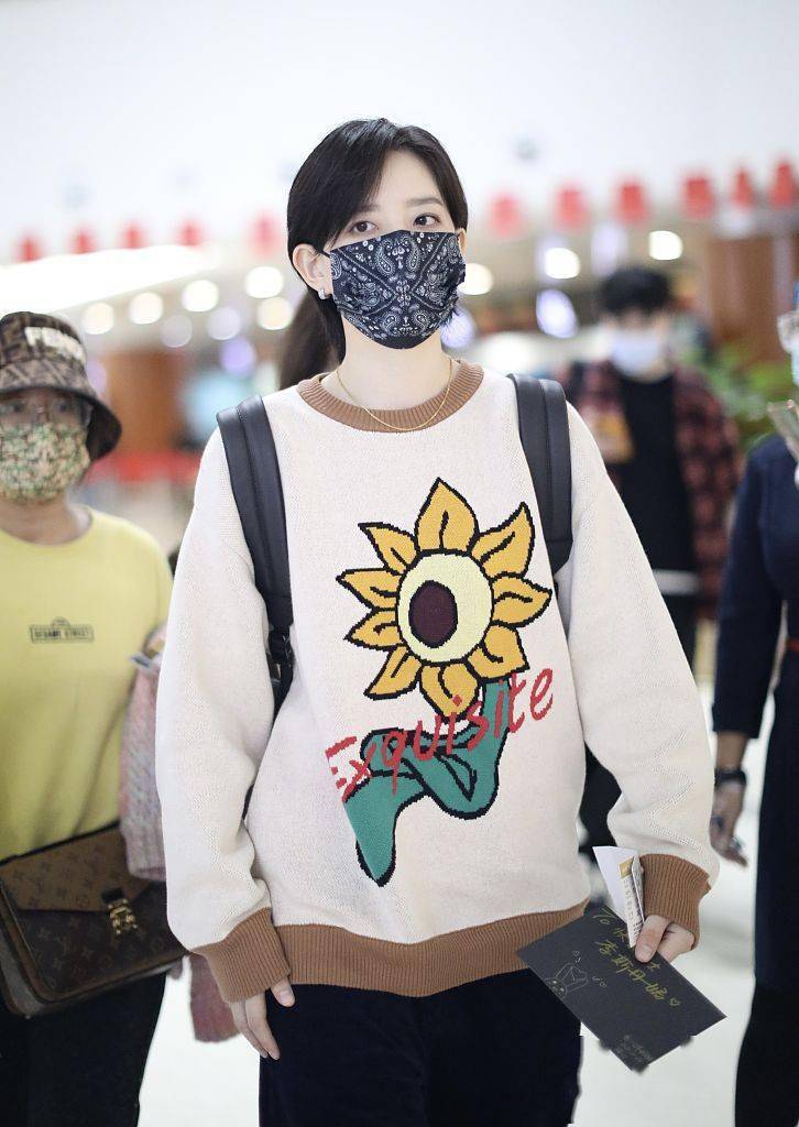 猫咪 圣诞毛衣当然要选卡通印花 将童趣进行到底！