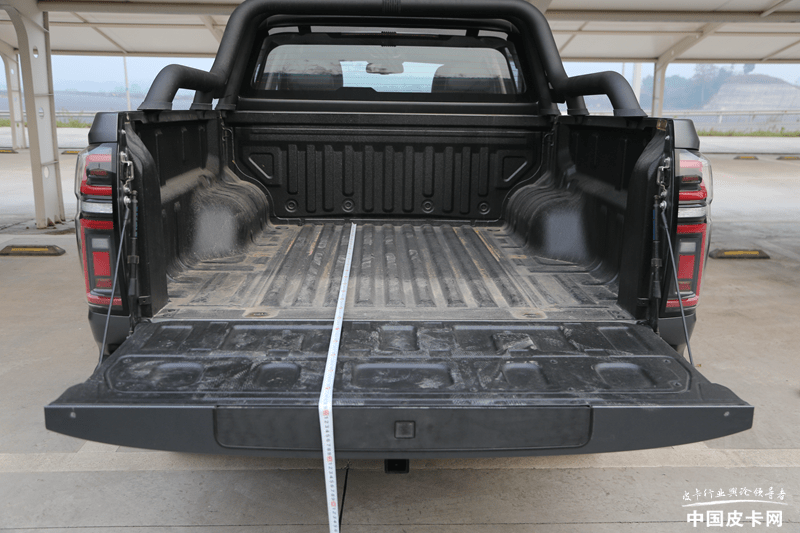 编辑现场实测 趣评年度评选各皮卡货箱_搜狐汽车_搜狐网