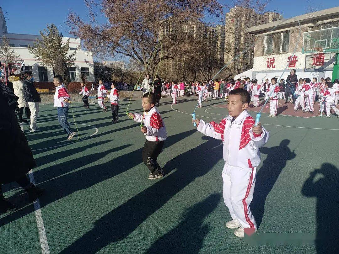 嘉峪关逸夫小学图片