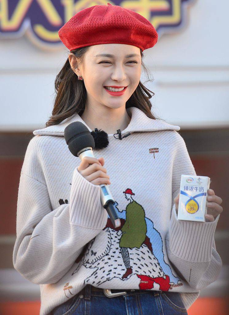 猫咪 圣诞毛衣当然要选卡通印花 将童趣进行到底！