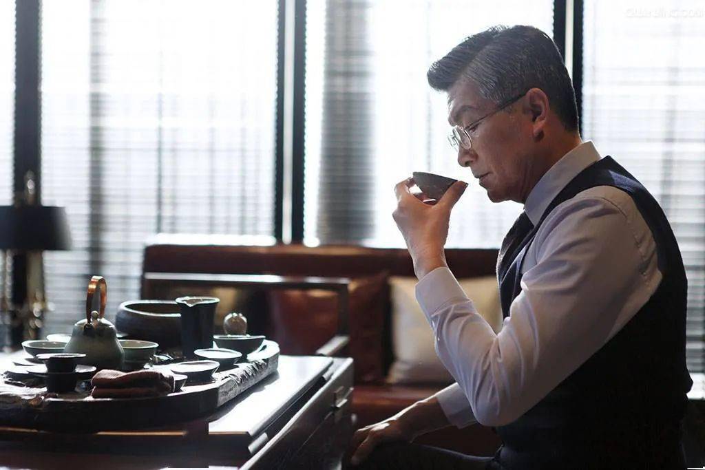 抽烟,喝酒和喝茶,三样都占的人一定要看看_危害_风险_疾病