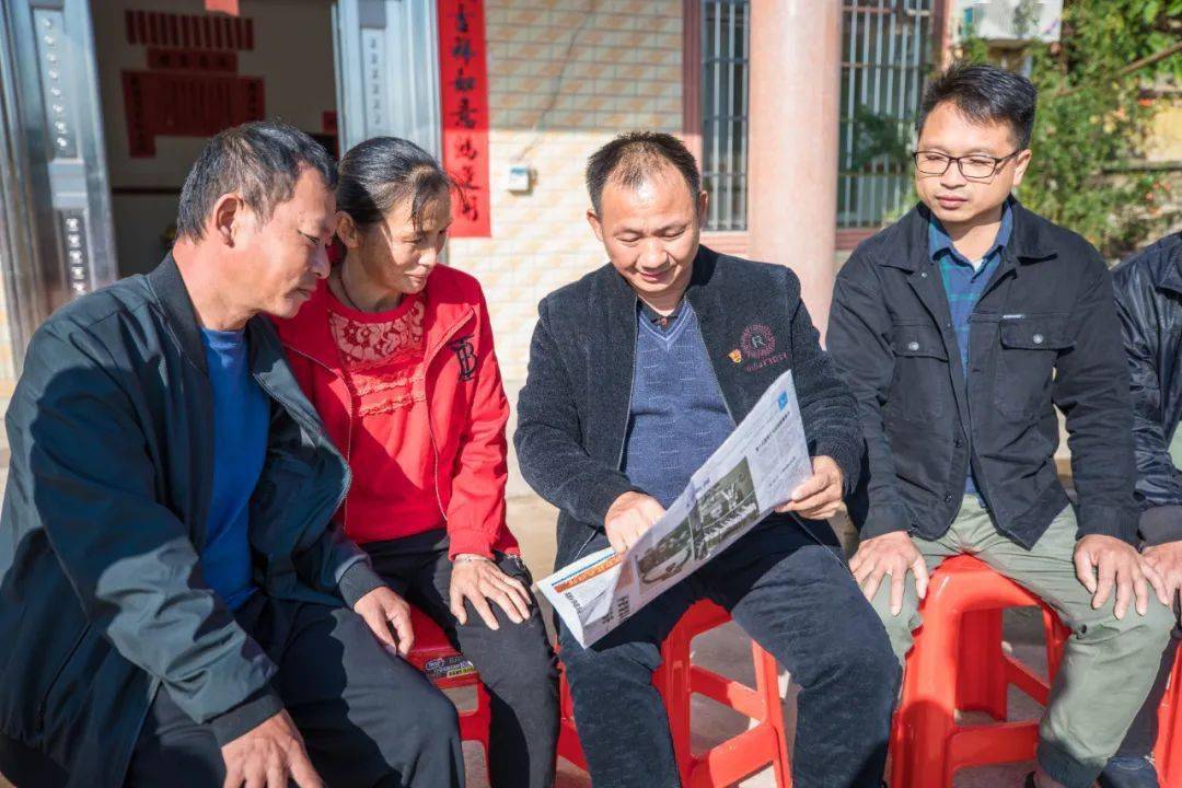 容县新时代文明实践志愿者在行动._精神_石头镇_六中全会