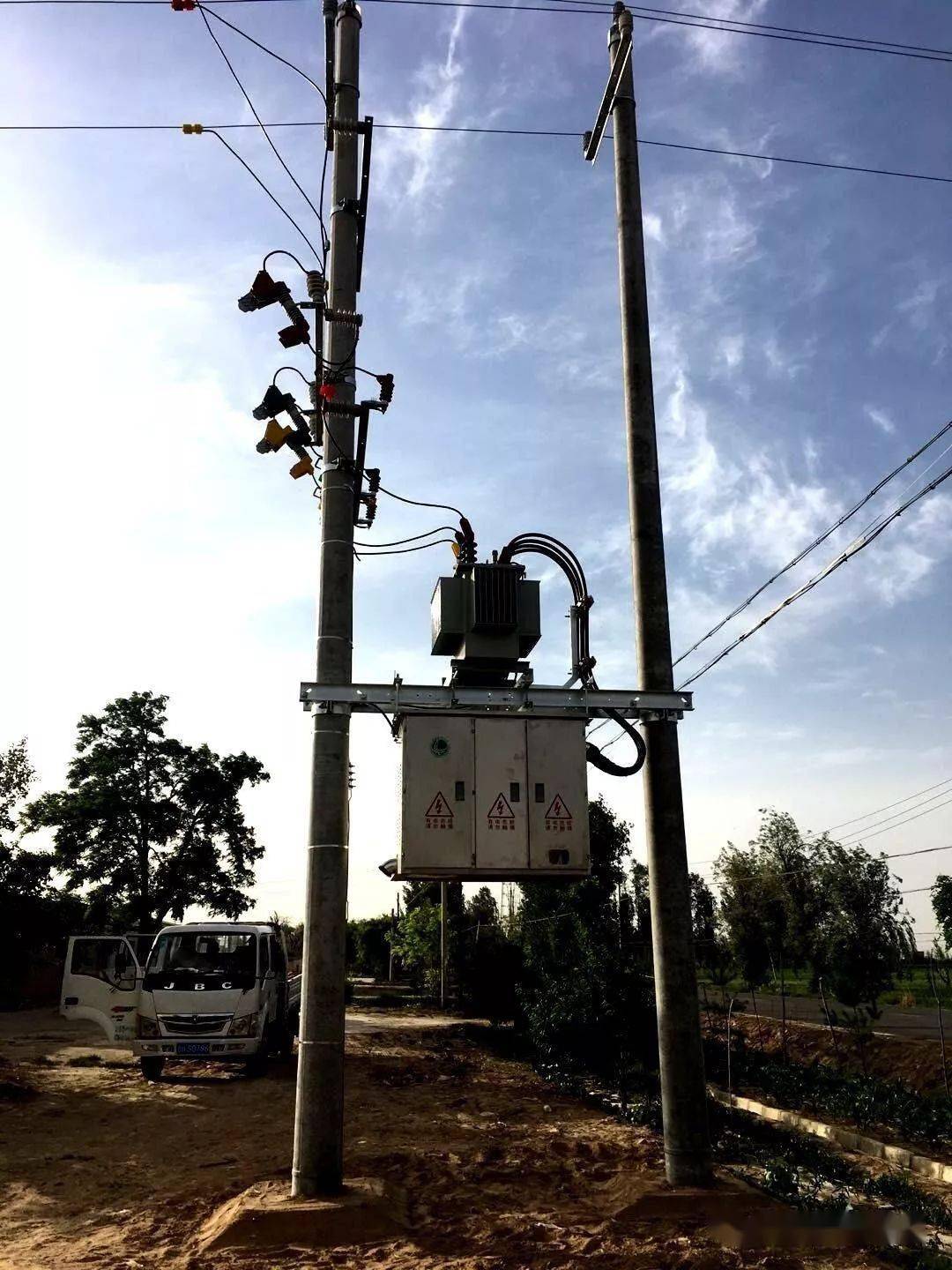 圖文詳解10kv柱上變壓器(吊裝)標準化建設關鍵工藝_mm_接地_引線