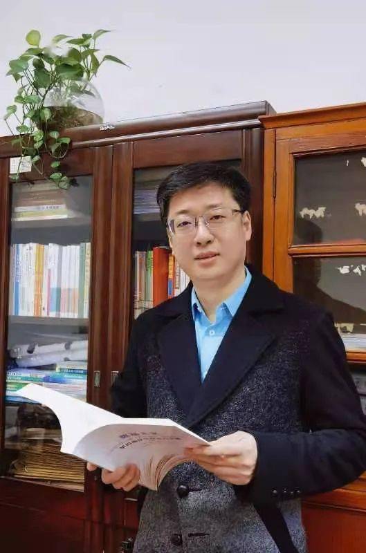 周呈宝 天津市耀华中学高一语文老师屈娜 天津市耀华中学高二年级语文