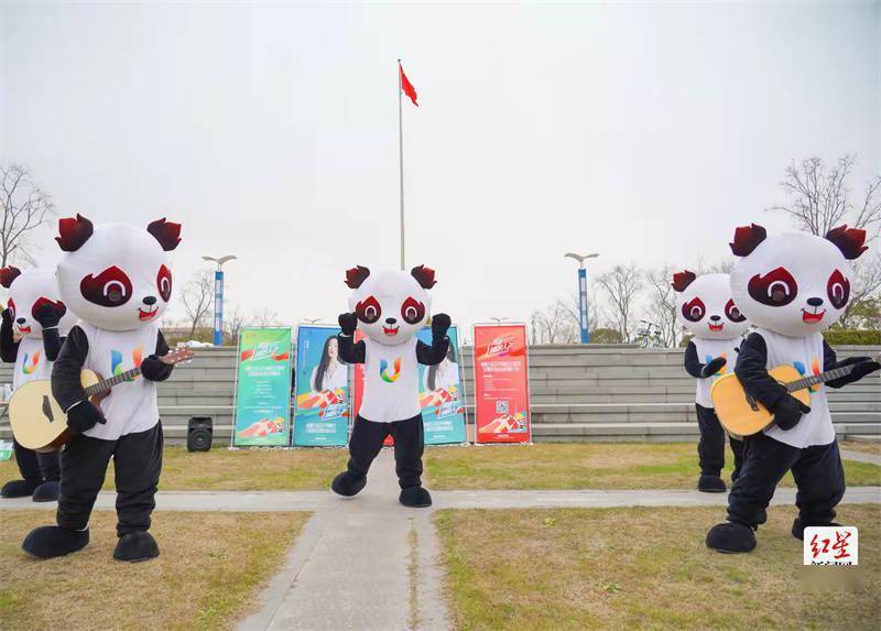 青春|成都大运会“青春领跑人”跑进上海：跑起来，更青春！