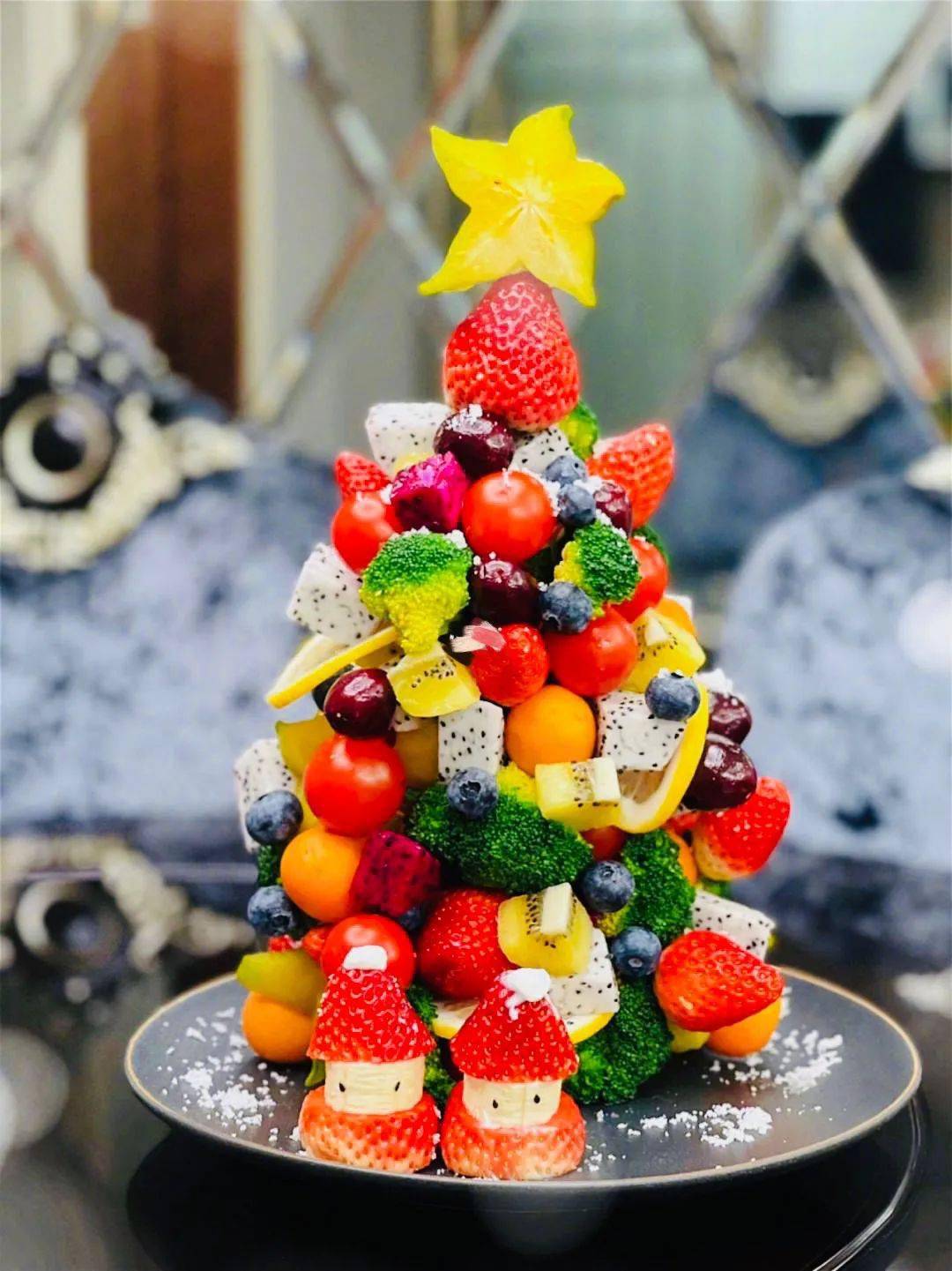 信宜这家音乐餐吧的圣诞礼包来了3打啤酒加1元再送1打还送特色圣诞