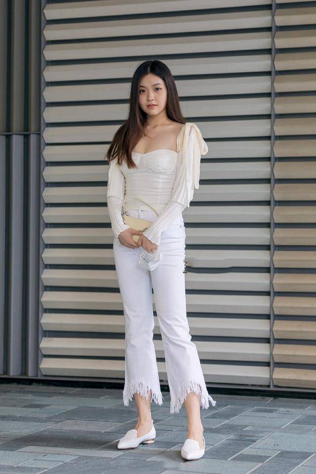 81d1022396fe4c8480a8c34bc7cc2dd8.jpeg