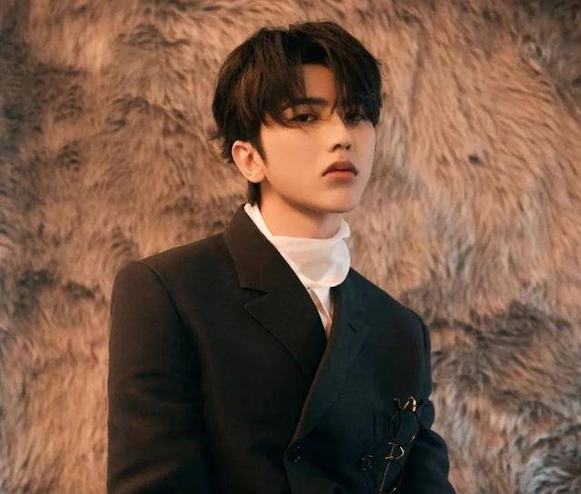 怎么才能当上明星的工作室的人员 a159afed0f76415f974d136120f6e68b.jpeg