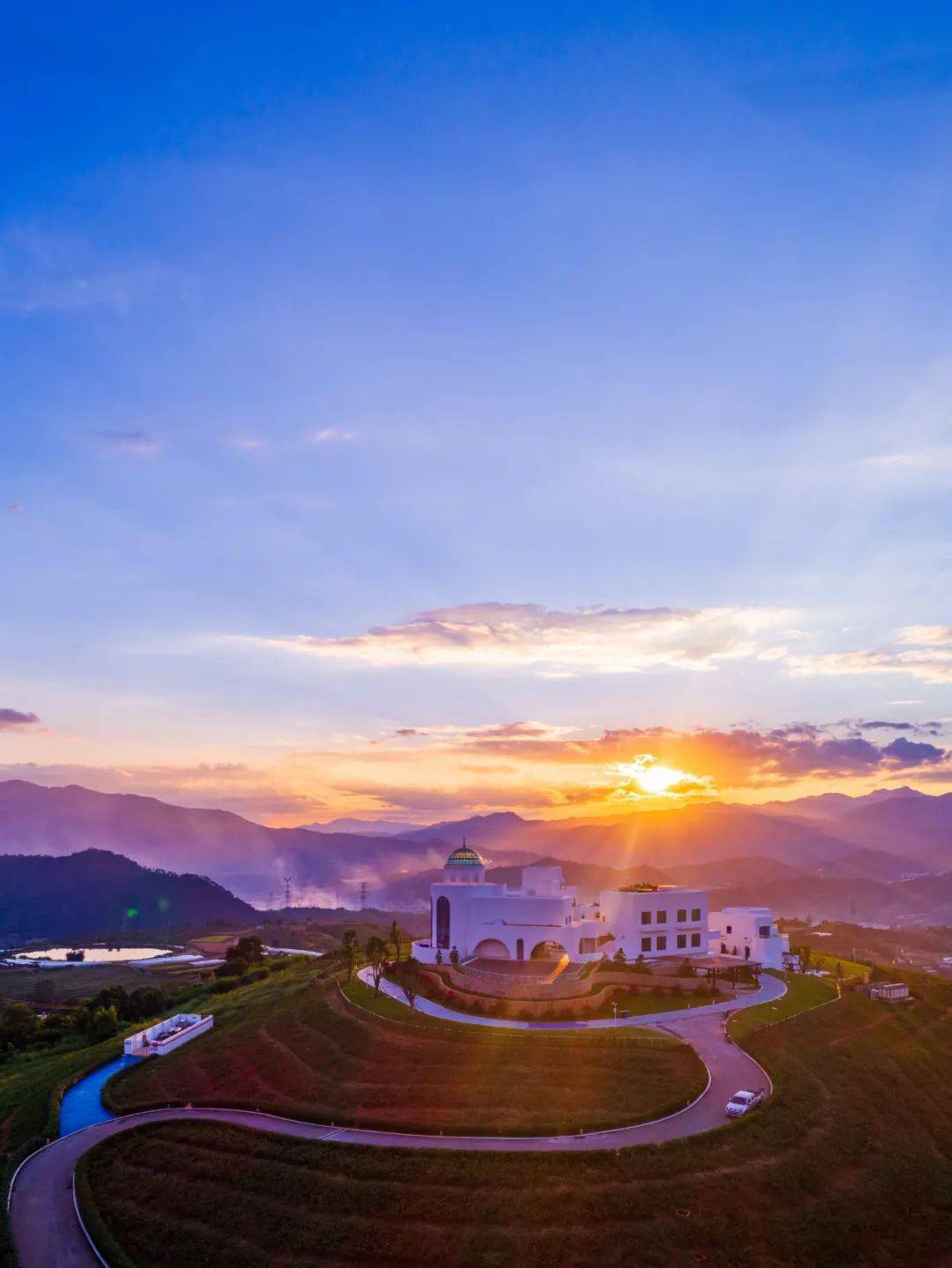 是金色的鸟语花香风和日丽有的只是阳光米易没有寒风刺骨没有白雪皑皑